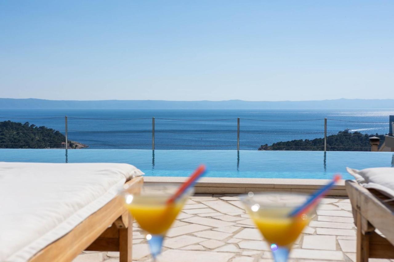 Luxury With Heated Pool, Jacuzzi And Sauna Makarska